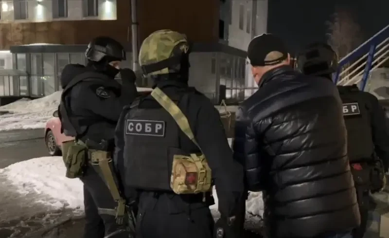 Открывшего стрельбу по машине ППС в Мурманске нейтрализовали снайперы