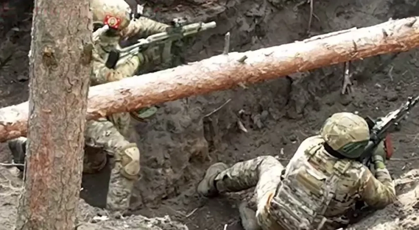 Мотивация и согласованность: показаны кадры штурма бойцами ВС РФ позиций ВСУ в районе Ямполя