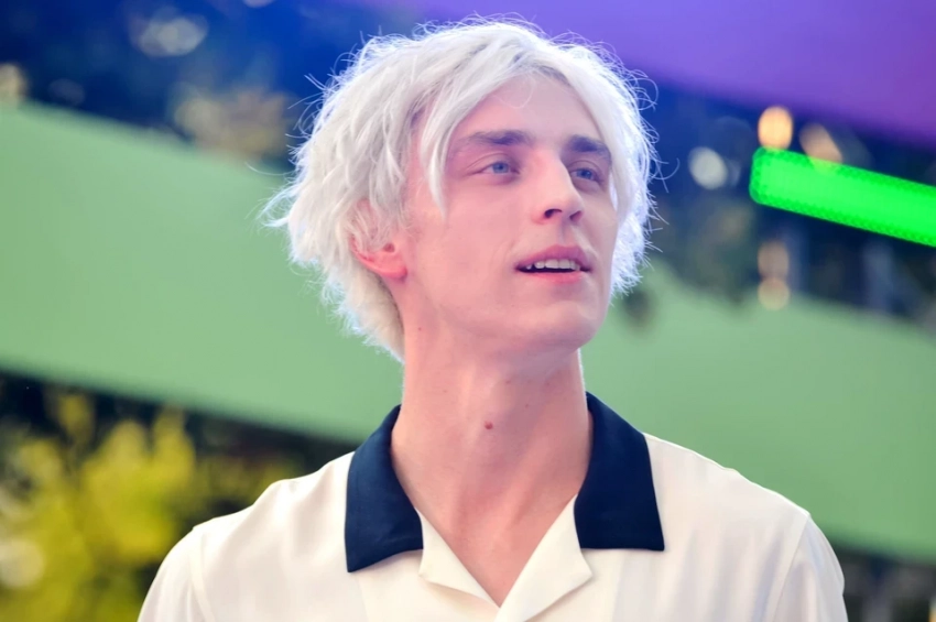 Покорил всех детей страны, построил империю и погряз в судебных исках: Чем знаменит популярный детский блогер Влад Бумага и на чем он зарабатывает