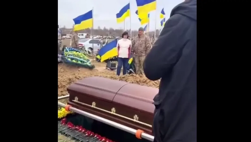 Откровенный фарс: молодого всушника похоронили под музыку из рекламы McDonalds