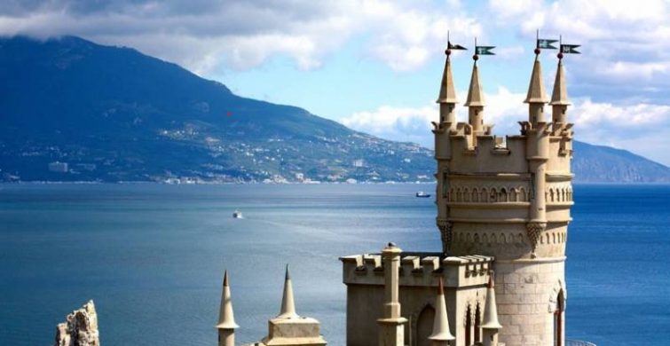 Жители Крымского полуострова празднуют День Крыма 20 января 2025 года